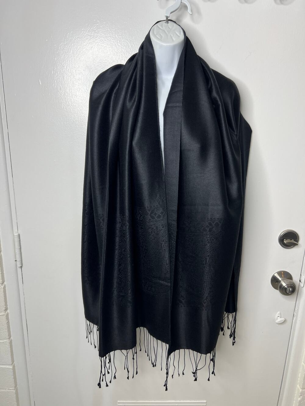 Kashmir Shawls Thin Knit Paisley Fringed Black ~ 80" by 27"